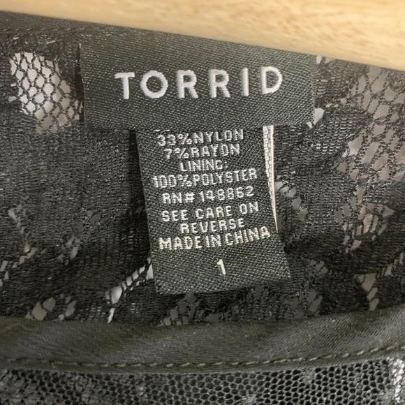 Torrid Chiffon Lace Inset Top Crochet Trim Boho - Picture 7 of 7